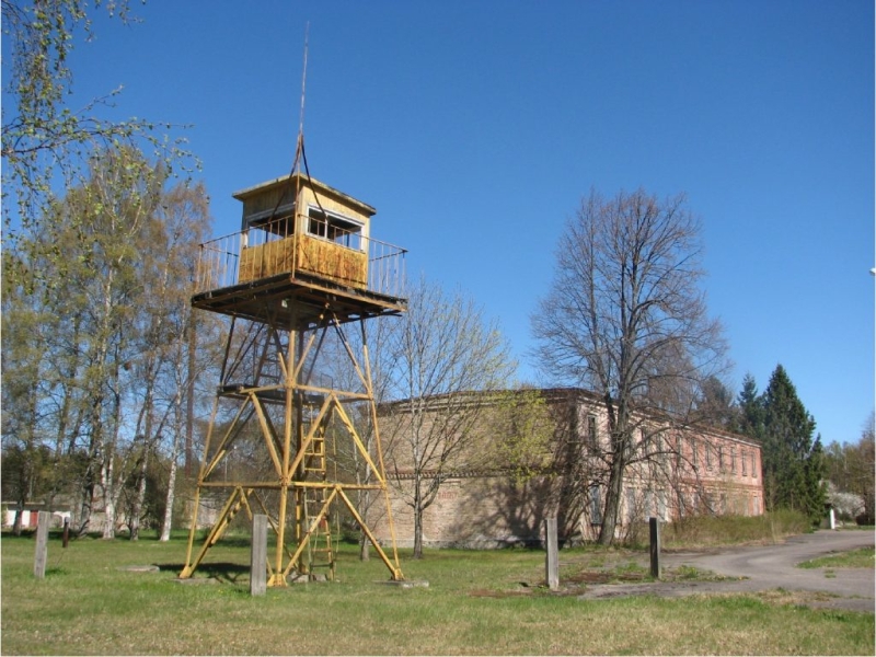 Bijusī Mazirbes jūrskola, vēlāk pamatskola, bet padomju laikos – robežsargu mītne
