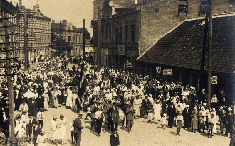VVM_3793_Kuldigas_i.Bernu_svetku_gajiens_1927-28.g.-1024x637.jpg