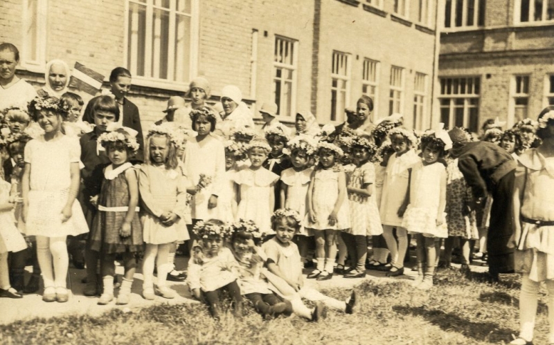 VVM_3864_1.gimn_.pagalma_berni_gatavojas_gajienam_1930-tie-1024x639.jpg