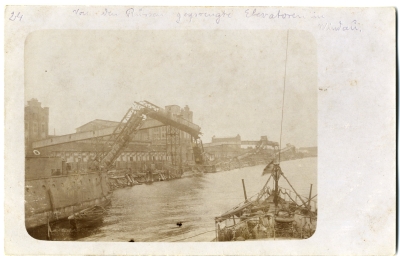 irmā pasaules kara laikā izpostītā Ventspils osta.
