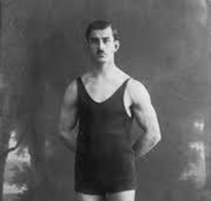 Teodors Sukatnieks (1894-1941), septiņkārtējs Latvijas meistars diska mešanā. 20. gs. 20. gadi