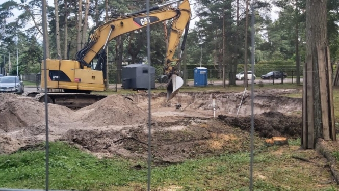 Ir uzsākta laivu nojumes būvniecība