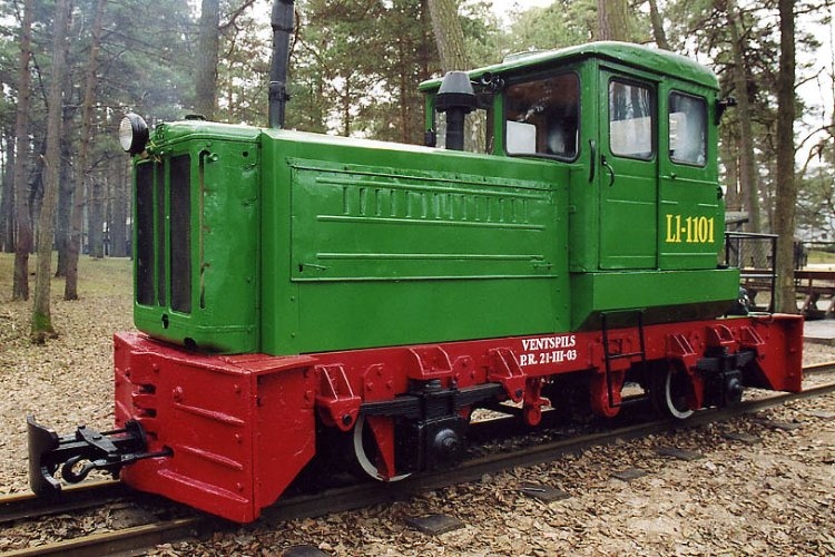 Lokotraktors (dīzeļlokomotīve) Ll-1101