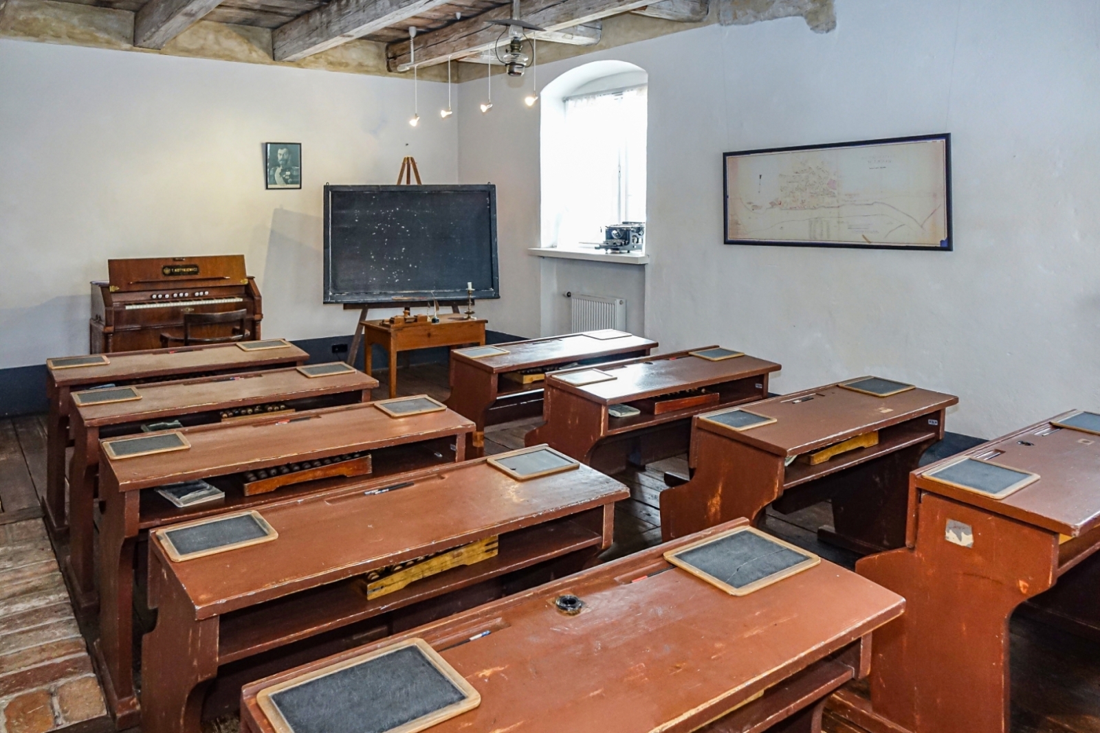 senas skolas klase