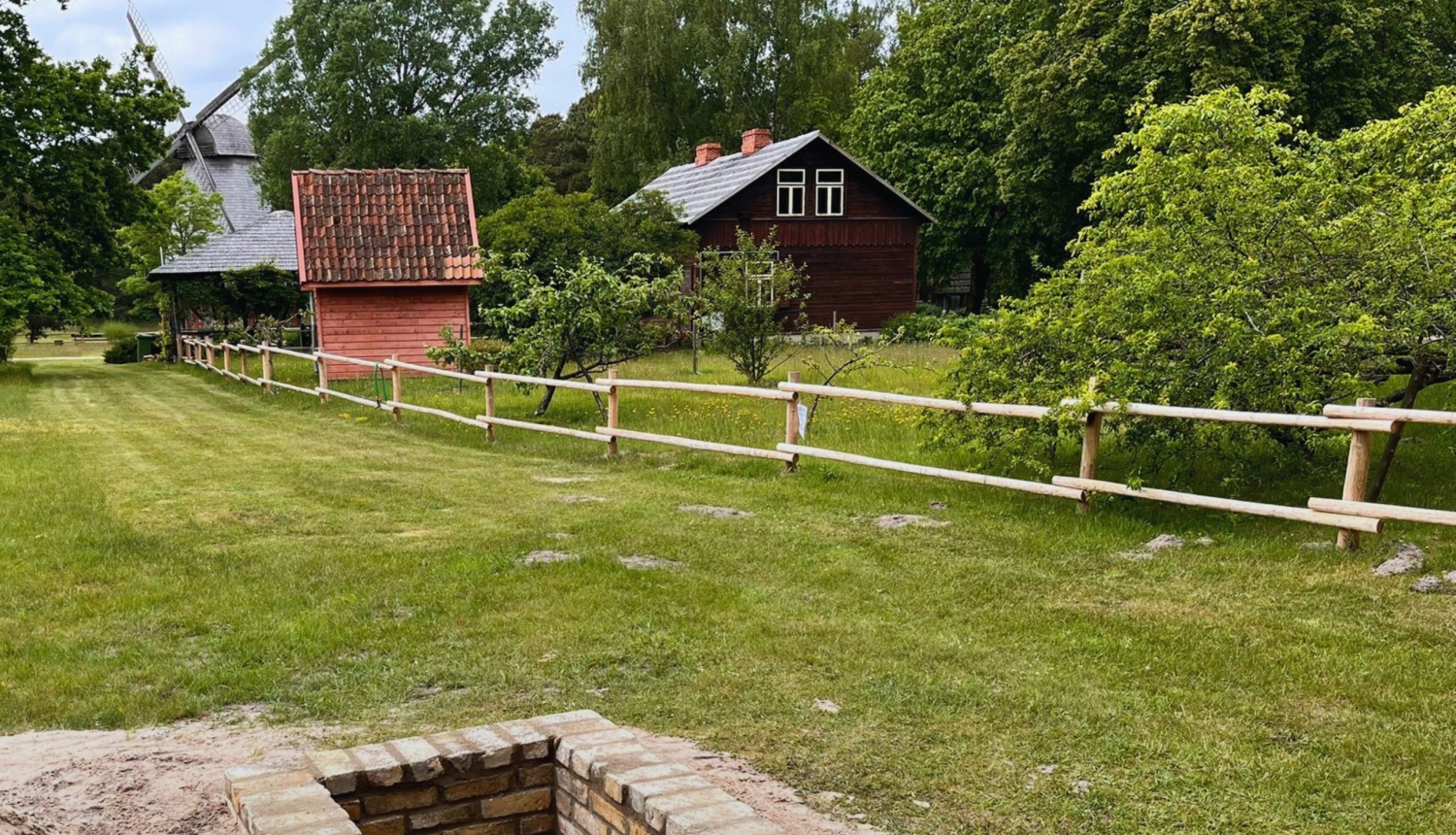 Piejūras brīvdabas muzejā top dūmnams