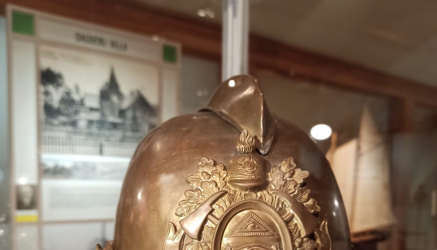 Ventspils muzeja lasītava: Spožās pogās, ķiverēs… Sveicieni Ugunsdzēsēju un glābēju dienā!