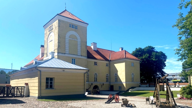 Metu konkursā iesniegti divi piedāvājumi
